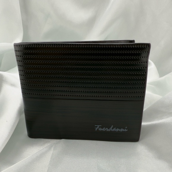 Elegant Black and Tan Men's Wallet - Picture 4 of 11